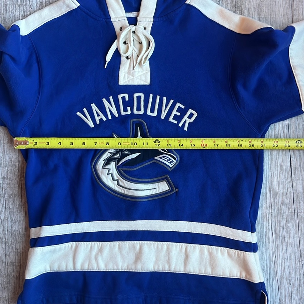 Vancouver Canucks Men’s Embroidered‎ Hoodie Size Small - Picture 8 of 9